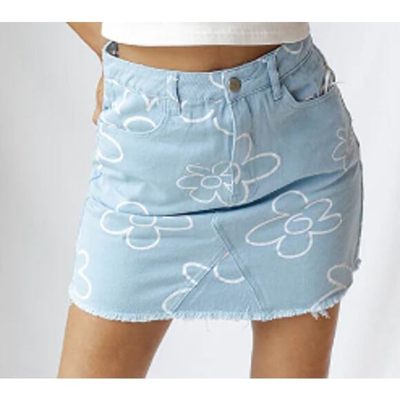 BAILEY ROSE SZ S light blue denim distressed daisy print mini skirt NWT B86 - Picture 1 of 10